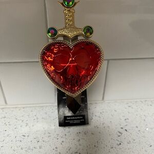 Snow White Heart Wallflower Plug